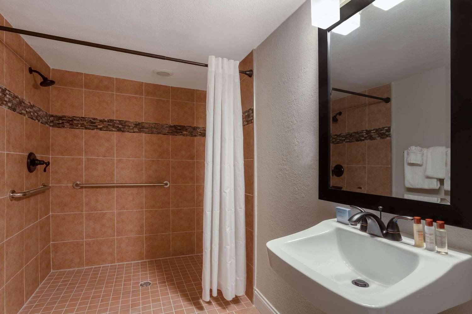 Hawthorn Suites By Wyndham Kissimmee Gateway Exterior photo